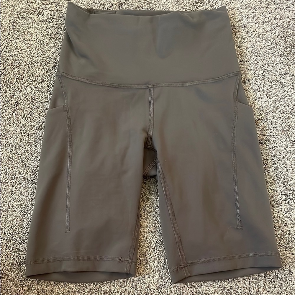 Lululemon Wunder train high rise short with pockets 8”